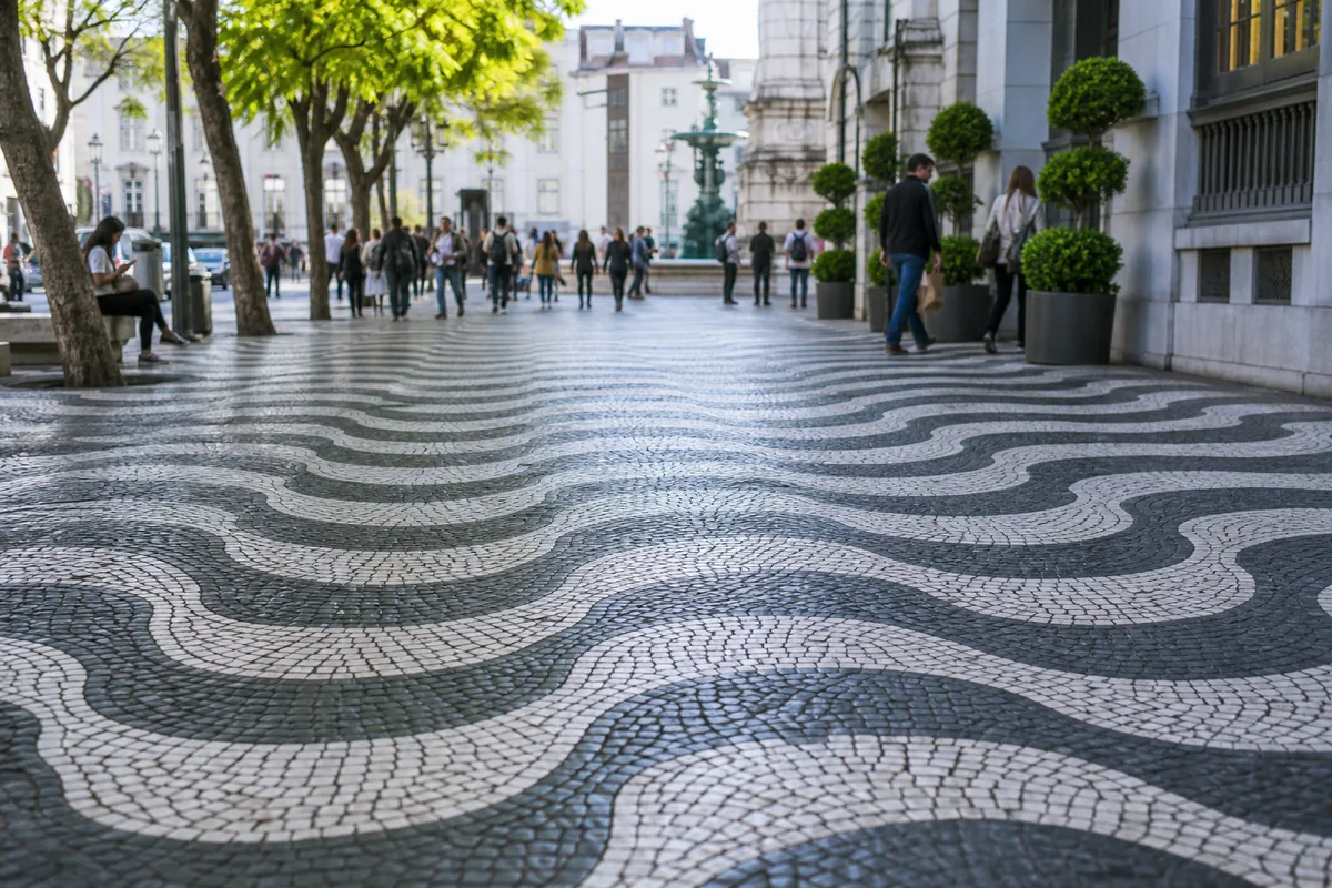 Calçada portuguesa no Rossio, em Lisboa