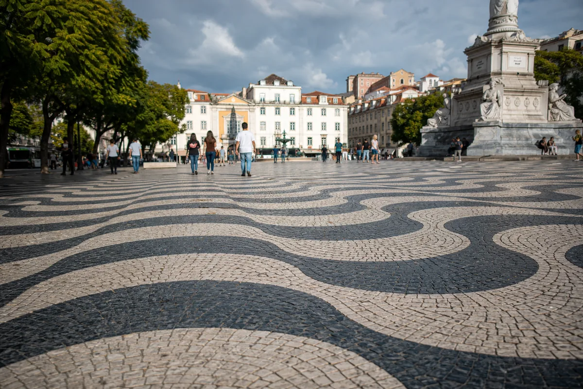 Calçada portuguesa no Rossio, em Lisboa