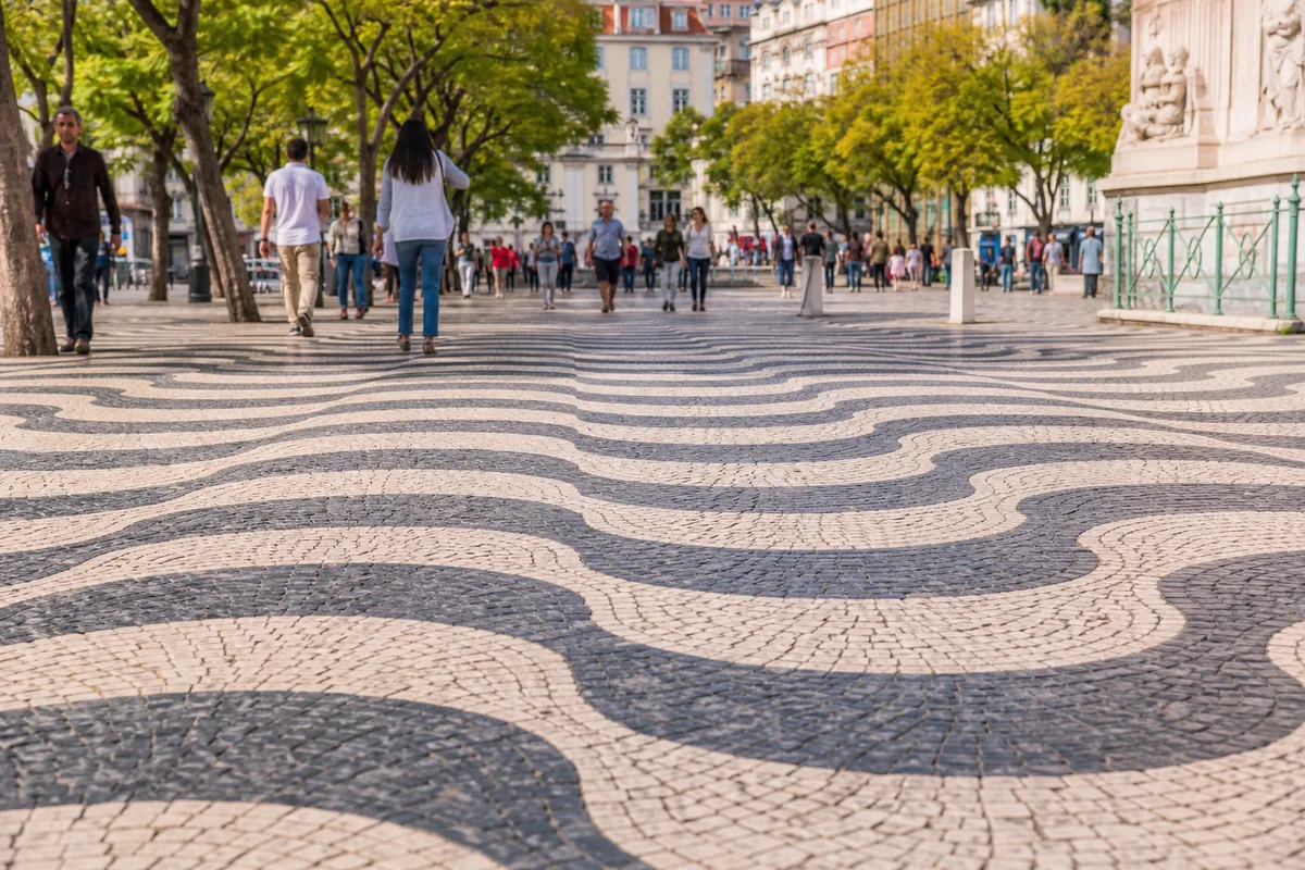 Calçada portuguesa no Rossio, em Lisboa