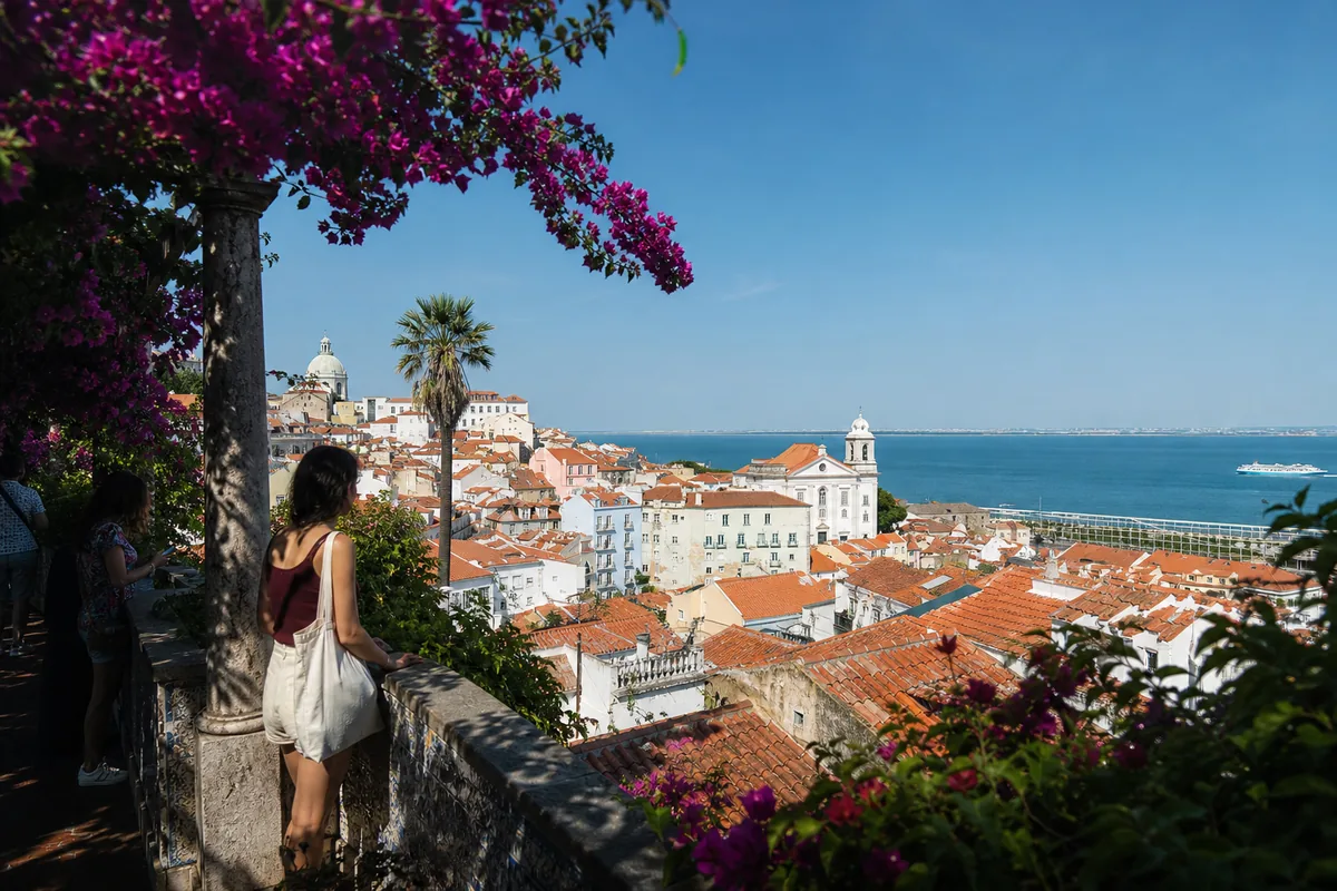 Miradouro de Santa Luzia, em Lisboa